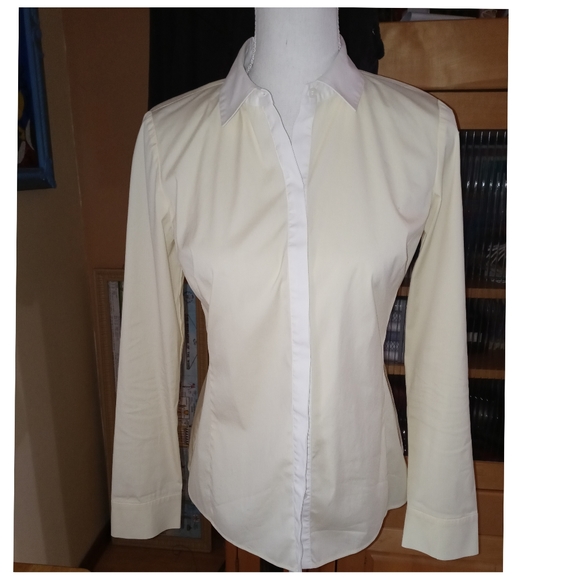 Lafayette 148 For Neiman Marcus Pale Yellow Button Down Career Blouse Size 4● - Picture 4 of 11
